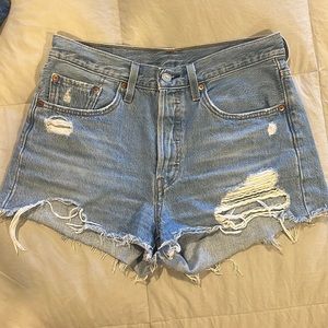 501 Levi’s denim shorts